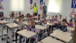“Eğitim Temelden Başlar” Sloganıyla Hareket Eden Polisler 12 Bin 550 Öğrenciye Trafik Eğitimi Verdi