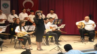 Eskil Halk Eğitim Merkezi Kursiyerleri Konser Verdi