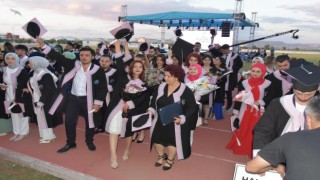 ASÜ’de Mezuniyet Coşkusu 4 Fakülteyle Başladı