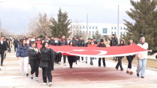 ASÜ’lü Öğrenciler ve Şehit Aileleri, Şehitlerimiz İçin Yürüdü
