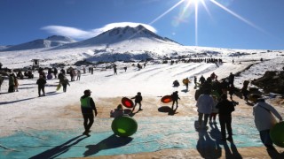 Erciyes’e Gidemeyen Hasan Dağına Akın Etti