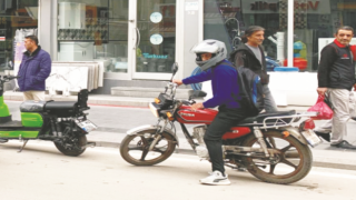 Çocuk Oyuncağı Oldu