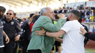 Karacabeysporlu Oyuncular Elenmenin Acısını Basın Mensuplarından Çıkardı