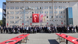 Özel Gençler Üniforma Giyip Bir Günlüğüne Asker Oldu