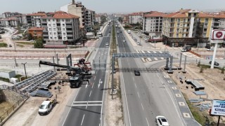 Tacin Mahallesi Asansörlü Yaya Üstgeçidinde Çalışmalar Devam Ediyor
