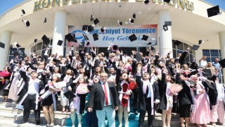 ASÜ’nün Yeni Mühendisleri Mezuniyet Sevinci Yaşadı