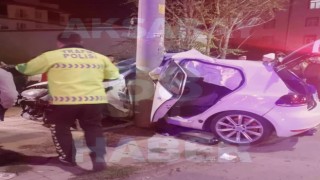 Aşırı Hız Kazaya Neden Oldu 2 Yaralı