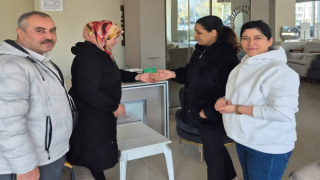 “İnsanlık Ölmemiş” Bulduğu Kolyeyi Sahibine Teslim Etti