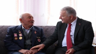 Vali Duru, Şehit Ailesi ve Gazileri Ziyaret Etti