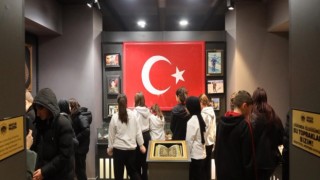 Aksaray Şehitler Müzesi’nde Gençlere Milli Ve Manevi Değerler Aktarılıyor