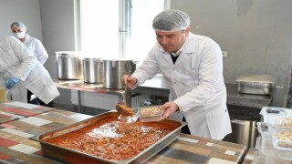 Başkan Dinçer: “Günlük 5 Bin Kişilik İftar Yemeği Hazırlıyoruz”