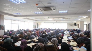 Ramazan’ın Manevi İklimi Akmek Ve Kadın Aktivite Merkezlerinde Mukabelelere 2 Bin Kadın Katıldı