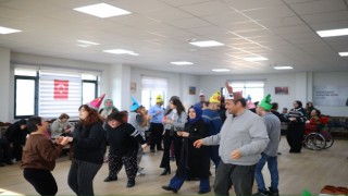 Aksaray Belediyesi Engelsiz Yaşam Merkezi’nde Dünya Otizm Farkındalık Günü’ne Özel Anlamlı Etkinlik