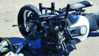 Kamyonet ile Motosiklet Çarpıştı: 1 Yaralı