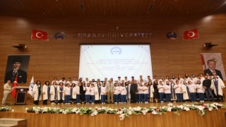 Üniformalarını Giyen Sağlıkçılar Mesleğe İlk Adımlarını Attı