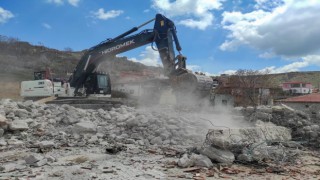 Köylerdeki 131 Metruk Yapı Yıkıldı