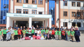Minik Öğrencilerden Çevre Gününde Anlamlı Etkinlik