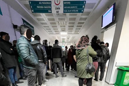 Vatandaş Dermanı Acilde Arıyor