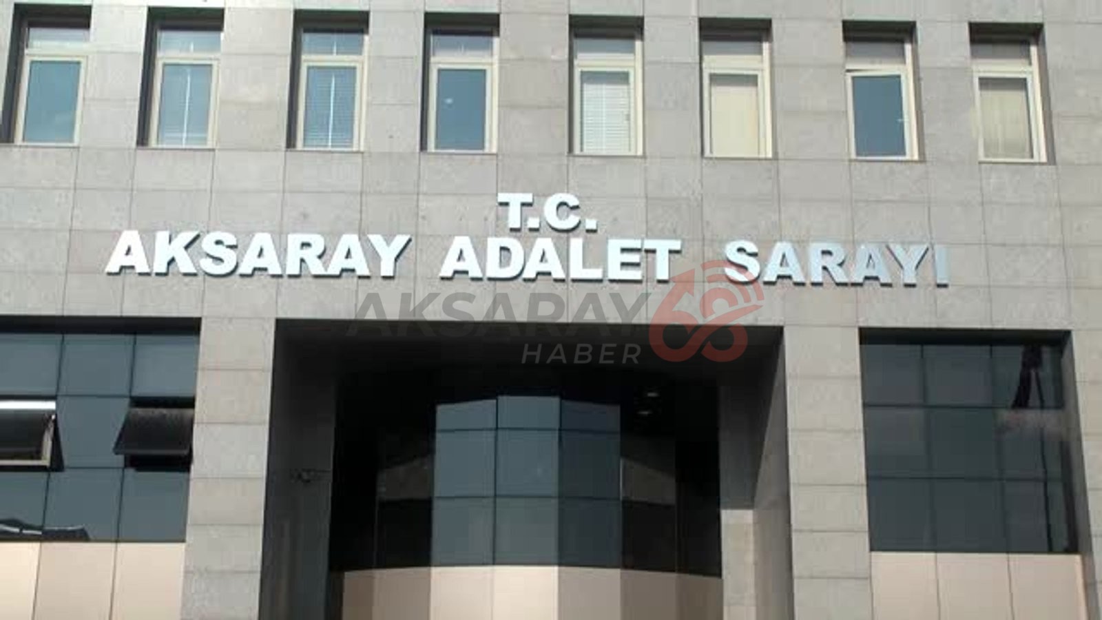 Adliyede Görevini Yapan Avukata Saldırıya Tepki
