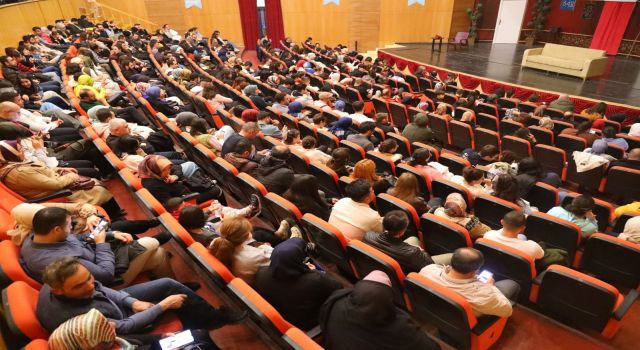 Dinçer, “Tiyatromuza Tüm Halkımız Davetli”