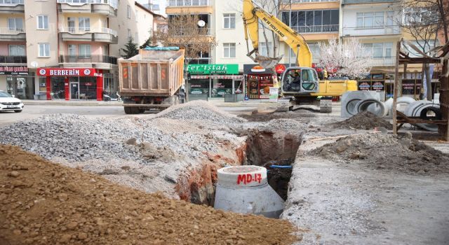 Bediüzzaman ve Büyük Bölcek Caddelerinde Yenileme Çalışmaları Eş Zamanlı Olarak Sürdürülüyor