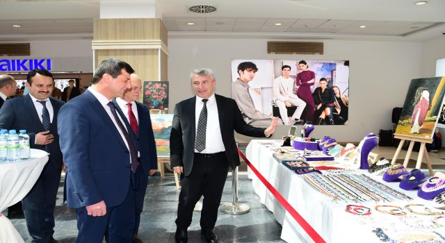 Hükümlülerin El Emeği Ürünleri Sergilendi
