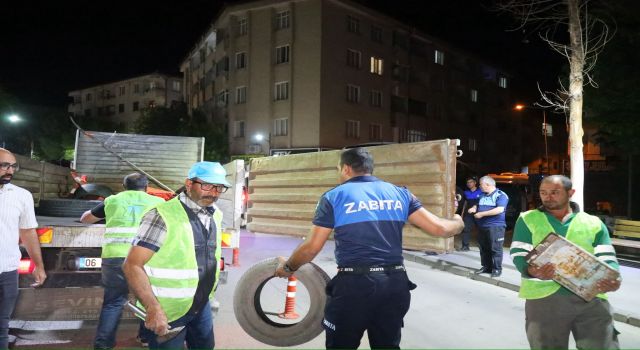 Aksaray Belediyesi Zabıta Ekiplerinden Gece Mesaisi