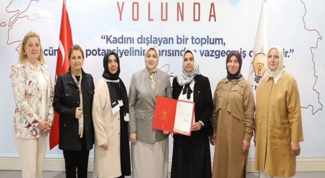 AK Parti Kadın Kollarında Bayrak Değişimi