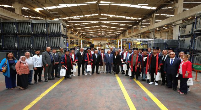 Vali Kumbuzoğlu, Mesleki Eğitim Merkezi Mezuniyet Törenine Katıldı