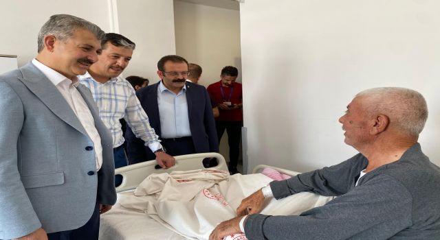AK Parti Heyetinden Hastane Ziyareti