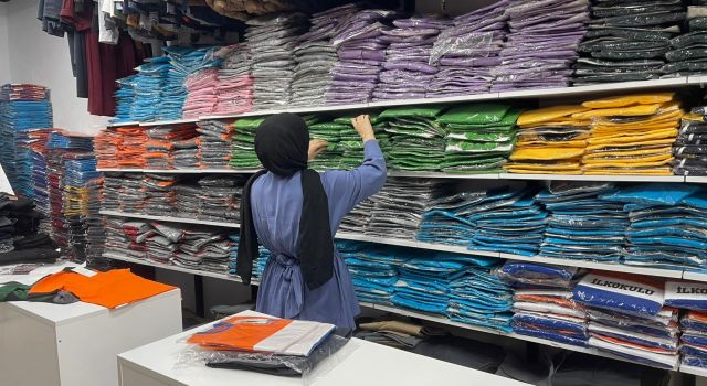 Okul Kıyafetleri Vitrinlerde Yerini Aldı