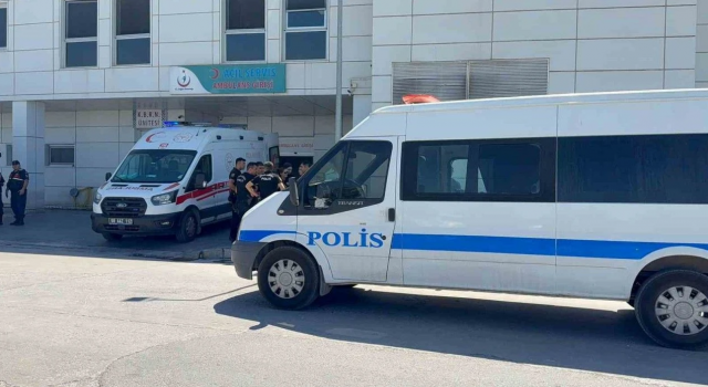 Alacak Kavgasında Kan Aktı 2 Yaralı