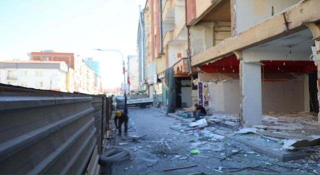 Eski Sanayi Caddesi’nde Güvensiz Yapılar Kentsel Dönüşümle Yıkılıyor