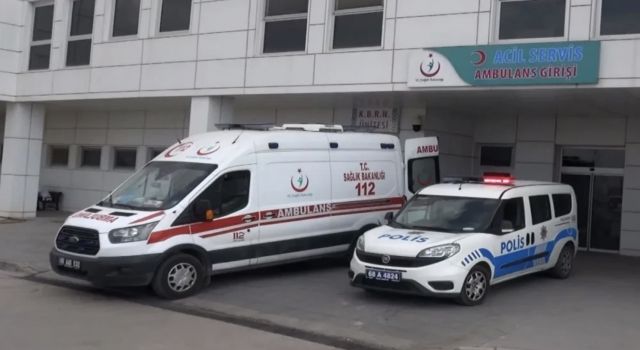 Otomobil ile TIR Çarpıştı; 3 Yaralı