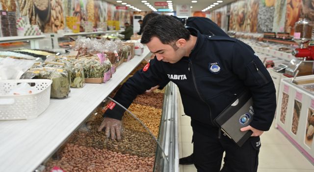 Yılbaşı Öncesi Kuruyemiş Satış Noktalarına Zabıta Denetimi