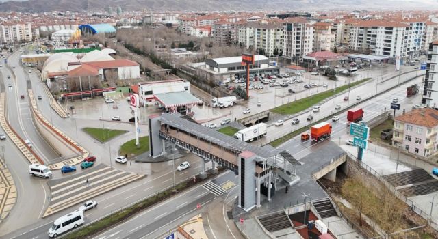 E-90’daki “Gazzeli Şehitler Yaya Üst Geçidi” Hizmete Açıldı