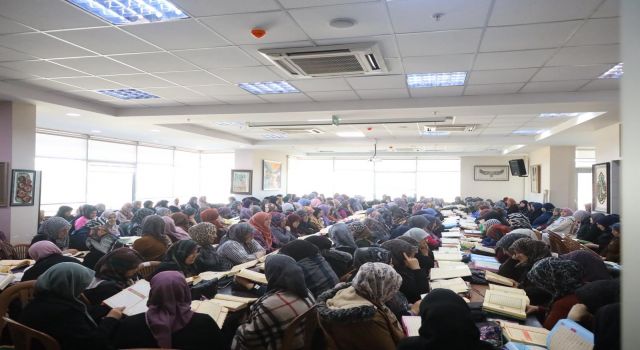 Ramazan’ın Manevi İklimi Akmek Ve Kadın Aktivite Merkezlerinde Mukabelelere 2 Bin Kadın Katıldı