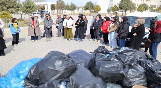 Üniversite Öğrencilerinden Sıfır Atık Projesine Anlamlı Destek