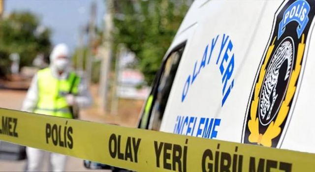 Edebiyat Öğretmeni Evinde Ölü Olarak Bulundu