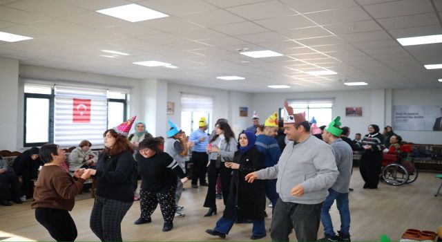 Aksaray Belediyesi Engelsiz Yaşam Merkezi’nde Dünya Otizm Farkındalık Günü’ne Özel Anlamlı Etkinlik
