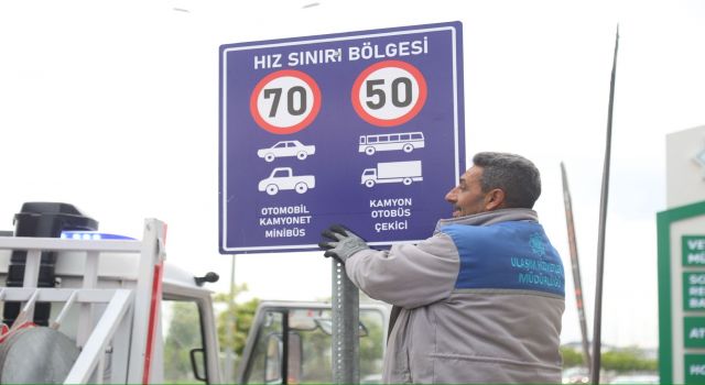 Aksaray’da Hız Limitleri Değişti, Belediye Ekipleri Uyarı Tabelalarını Güncelliyor