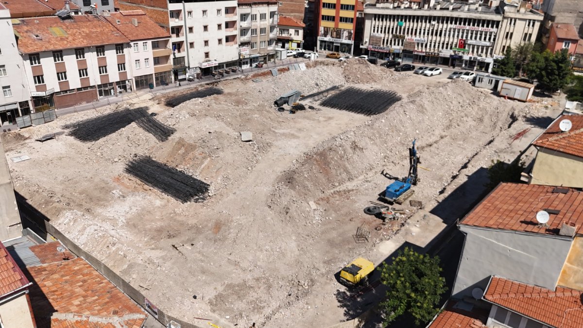 II. Kılıçaslan Hanı Ve Yeraltı Otoparkı Proje Alanında Temel Çalışmaları Başladı