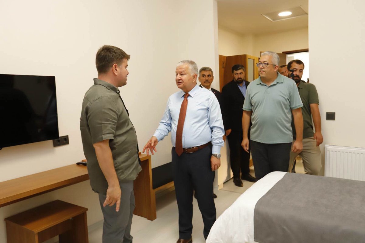Belediye Başkanı Dr. Evren Dinçer, Vali Murat Duru İle Birlikte Hasta Yakını Konukevinde İncelemelerde Bulundu