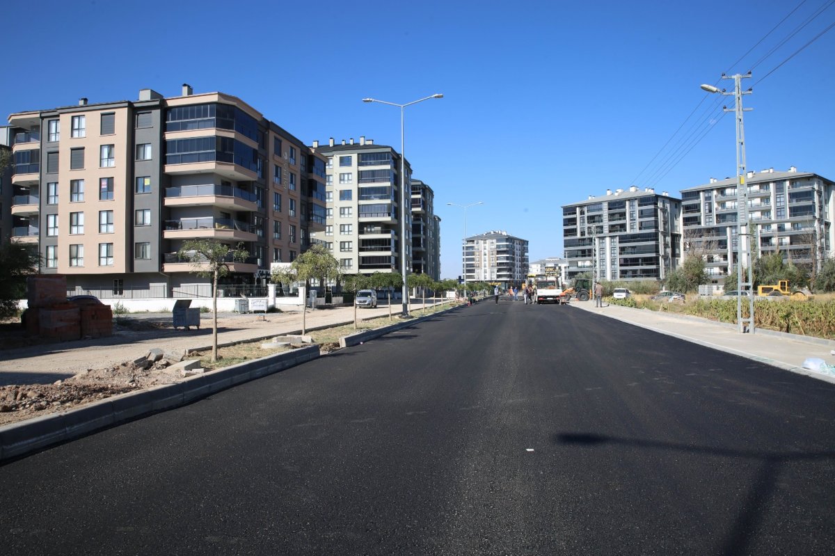 Tacin Mahallesi’nde Sıcak Asfalt Çalışması Başladı