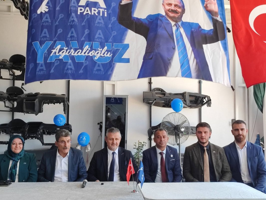 Erel “Fotoğraf Çektirmek Sorunları Çözmeye Yetmiyor”