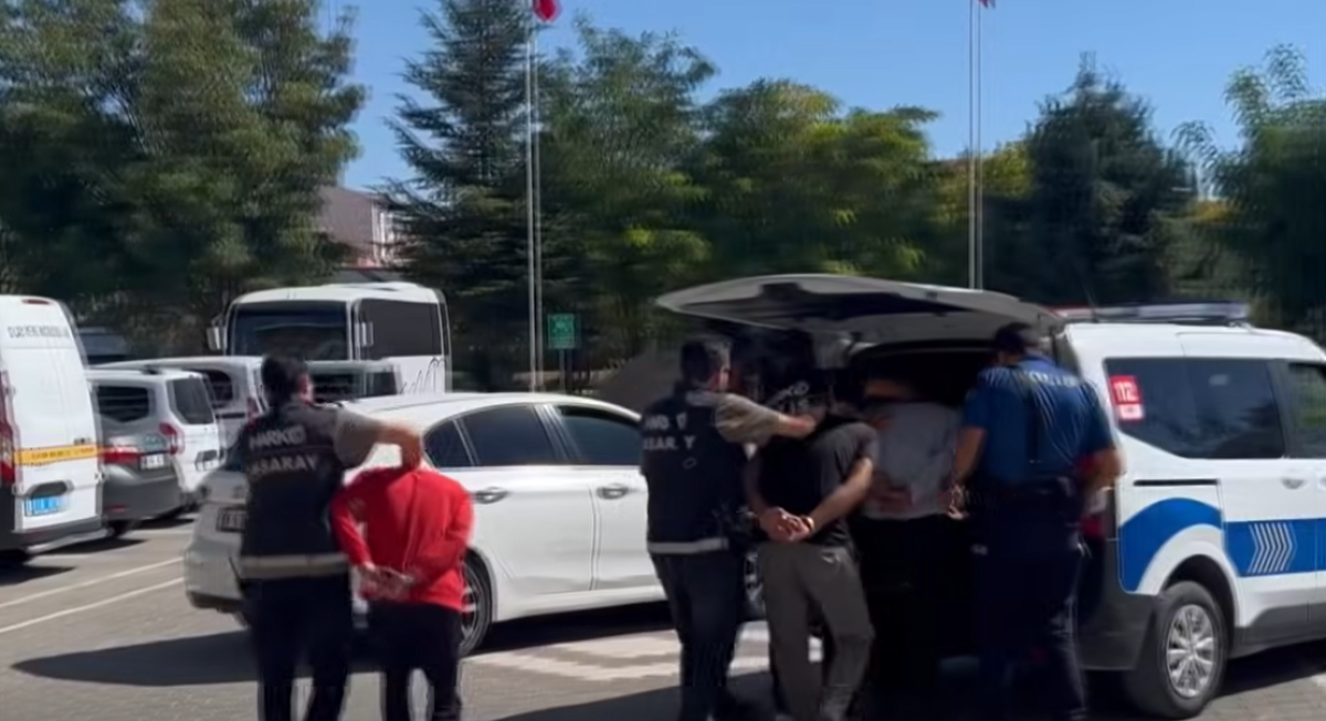13 Zehir Taciri Daha Parmaklılar Ardında