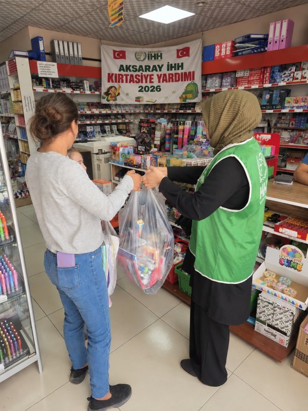 Aksaray İHH’dan Yetim ve İhtiyaç Sahibi Öğrencilere Kırtasiye Desteği