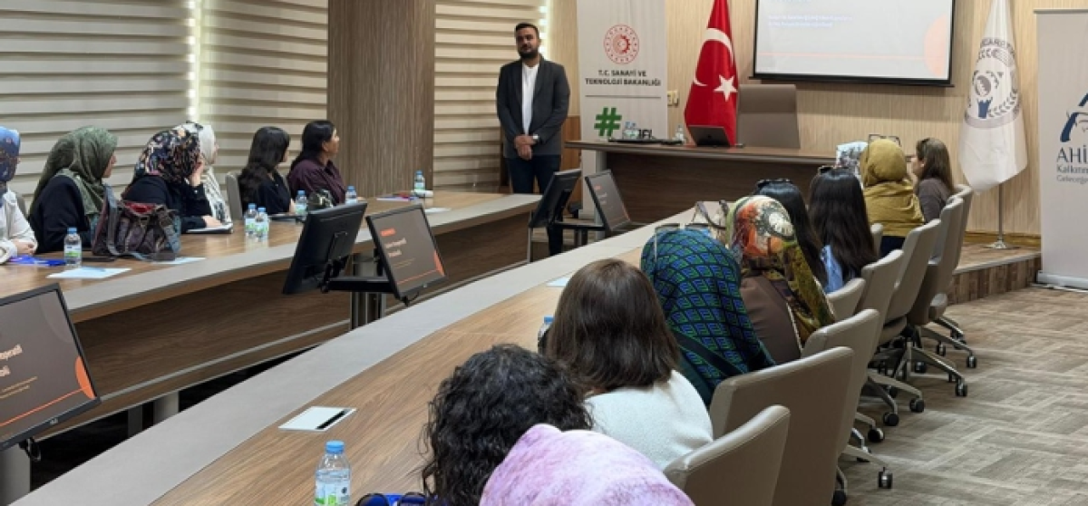 ATSO’da Kadın Girişimcilere E-Ticaret Eğitimi