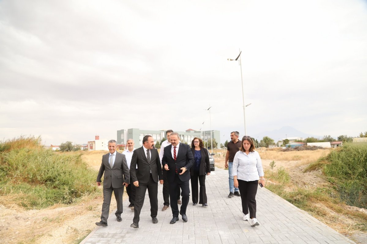 ASÜ Kampüsü ile Mahperi Hatun Kız Öğrenci Yurdu Arasına Yürüyüş Yolu Yapıldı
