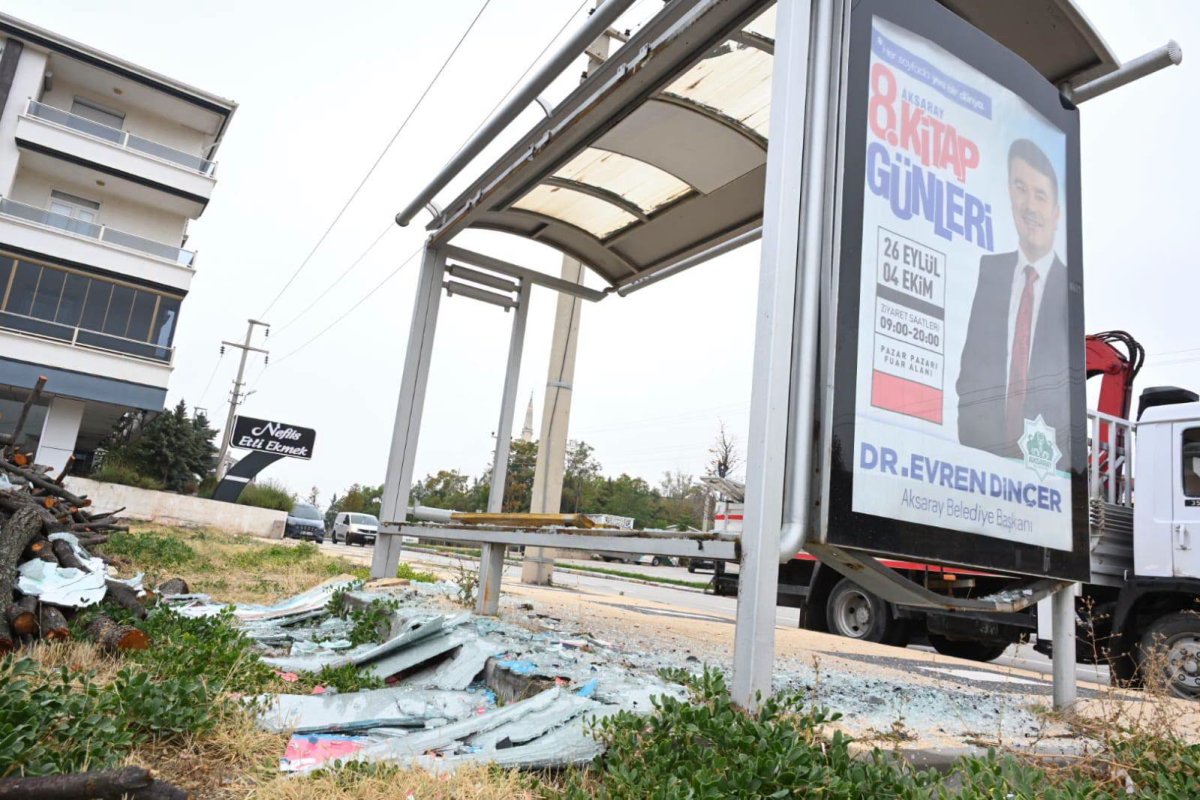 Aksaray Belediyesi’nden Otobüs Durağına Verilen Tahribata Tepki
